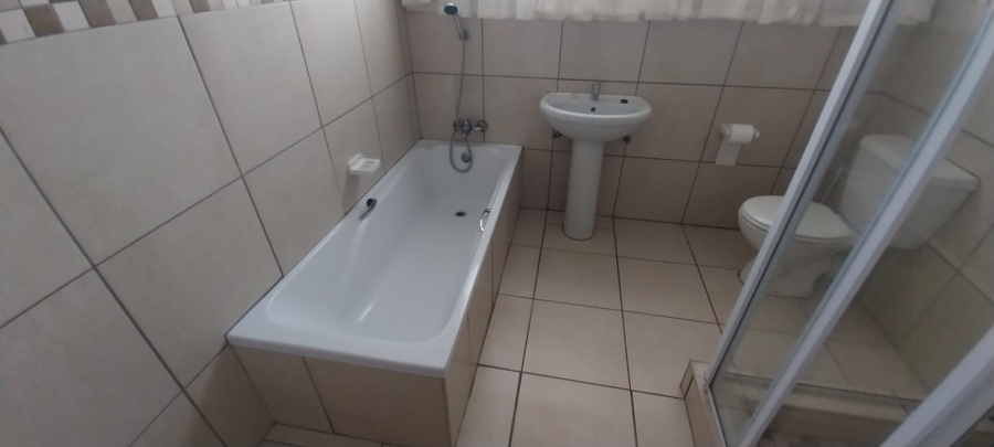 4 Bedroom Property for Sale in Beacon Bay Eastern Cape